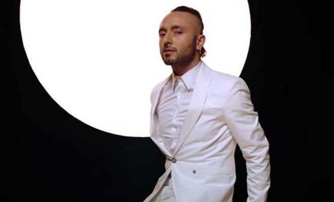 Mabel Matizin Yeni Teklisi Oyle Kolaysa Turkuvaz Radyolar