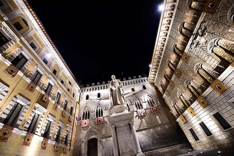 This file photo taken on July 02, 2016 shows the headquarters of Italian bank Monte Dei Paschi di Siena at Piazza Salimbeni in Siena, Tuscany. (AFP Photo)
