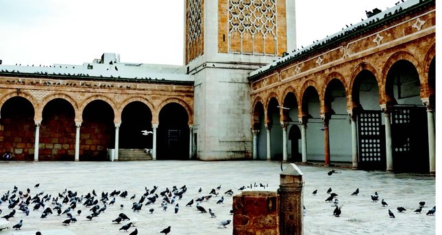Tunus Taki Ayak Izleri Gezi Lacivert Dergi
