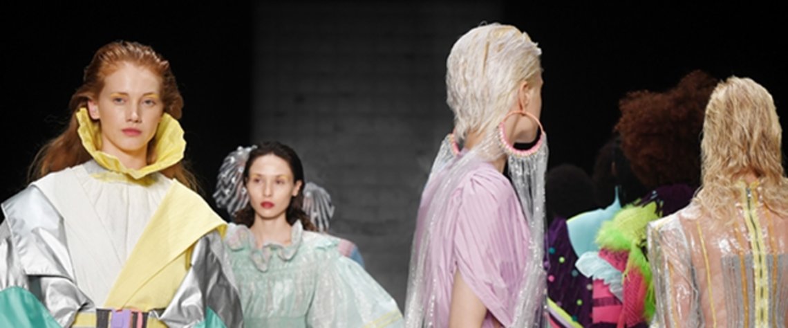 Istanbul Moda Haftasi 2020 Iptal Edildi Harpersbazaar