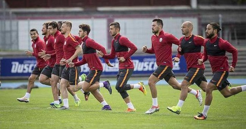 Galatasaray'da iki ayrılık birden