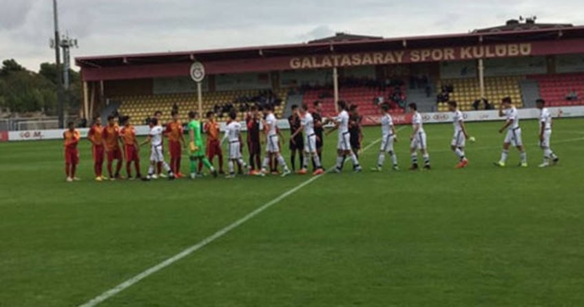 G.Saray maçında olay!