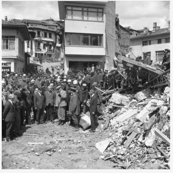 The 1942 earthquake in Niksar, Tokat.
