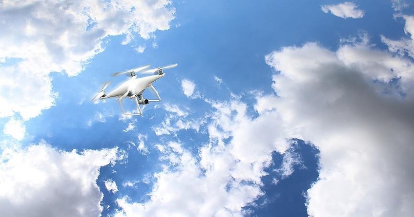 Yeni Zelandada drone 278 kişinin hayatını riske attı