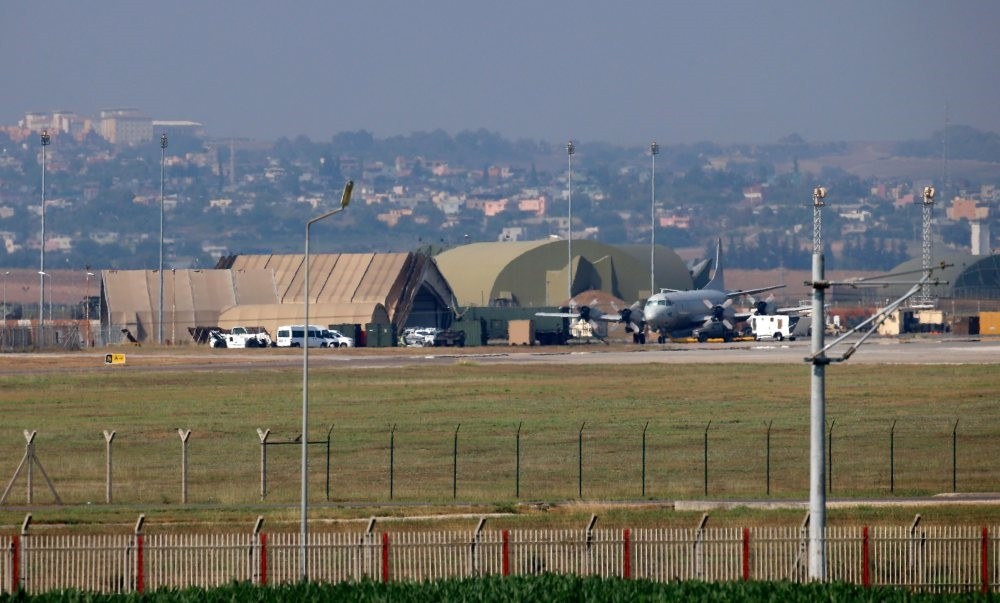 This file photo taken on July 28, 2015 shows a military aircraft on the runway at Incirlik Air Base, in the outskirts of the city of Adana, southeastern Turkey. (AFP Photo)