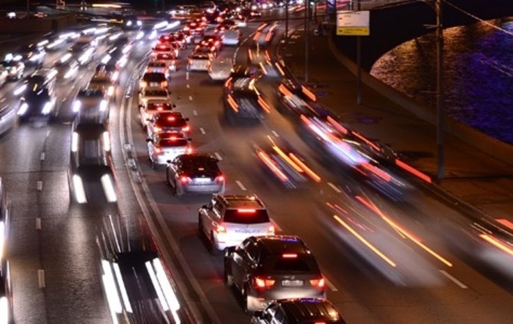 TRAFİKTE YENİ DÖNEM! SÜRÜCÜLER DE ARAÇLAR DA AKILLANACAK