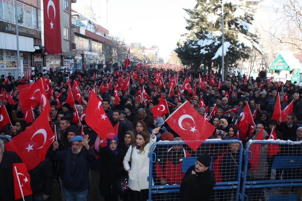 Thousands poured into the streets in Bingu00f6l to denounce the terror attacks blamed on the PKK.