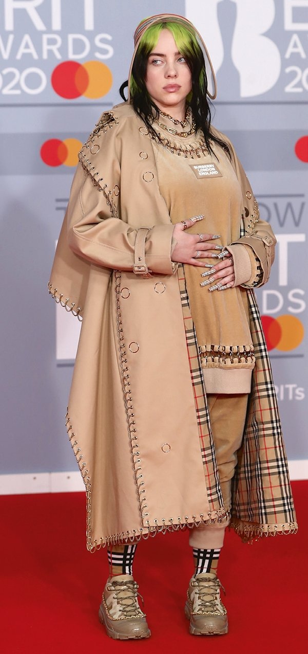 Yeni jenerasyonun stil ikonu Billie Eilish samdan