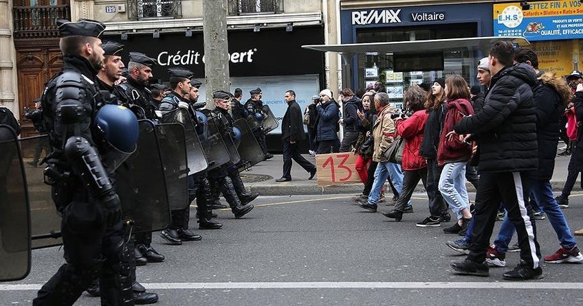 Fransa’da polis şiddetine karşı protestolar artıyor