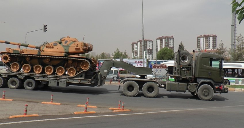 Suriye sınırına tank sevkiyatı