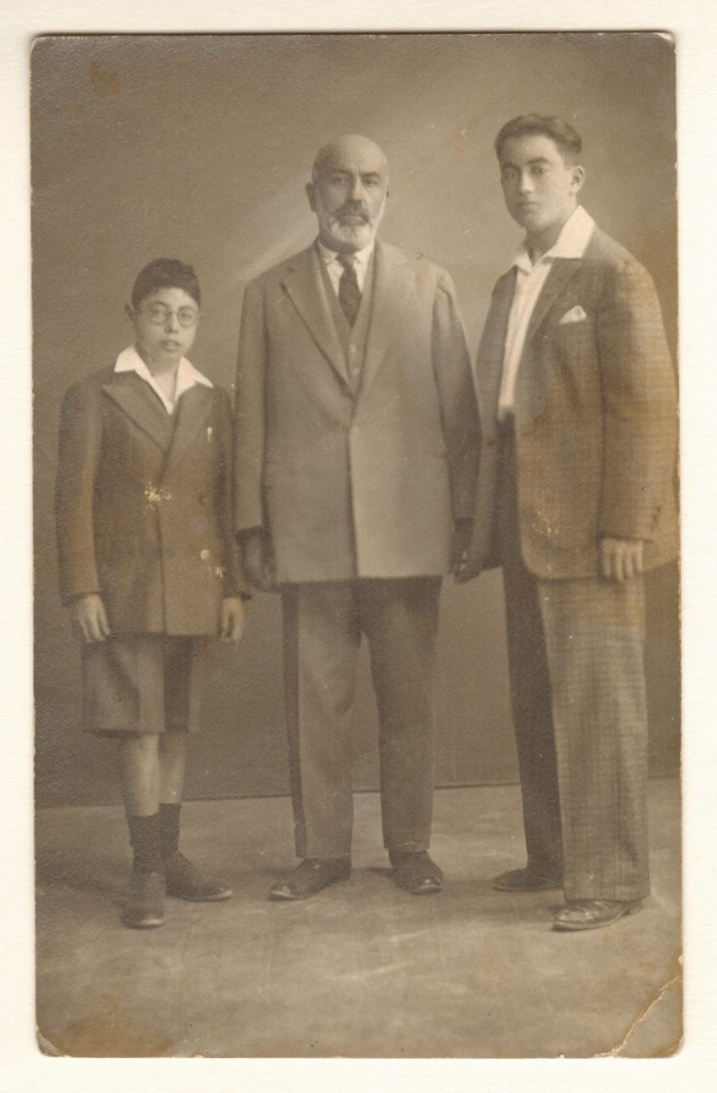 Mehmet Akif (middle) with his sons