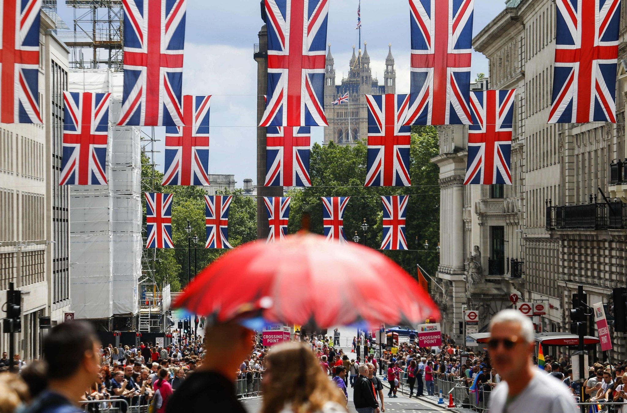 British flag banners hang across a street near the houses of Parliament in Central London after the announcement of results of shocking Brexit vote, June 25, 2016. (AFP Photo)