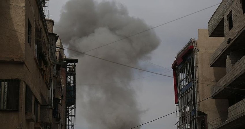 Esed rejimi yerleşim yerlerini vurdu: 13 ölü