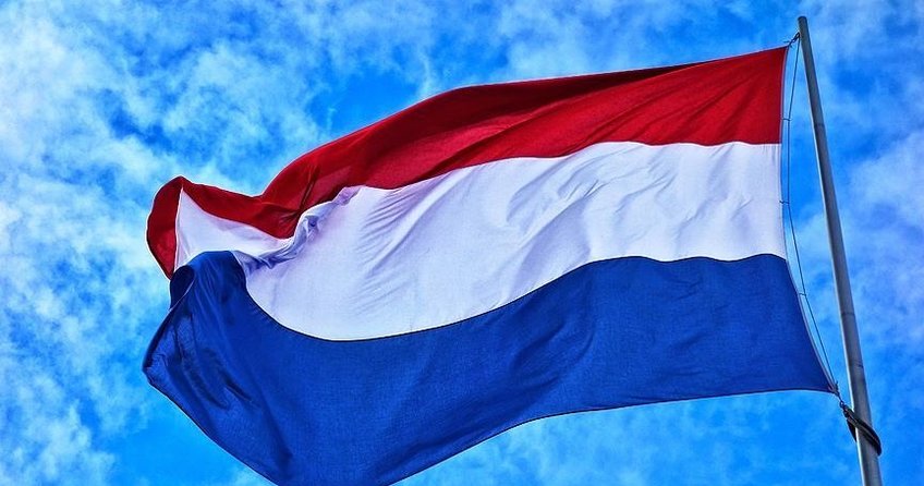 Hollandada sağ ve sol çatışması giderek tırmanıyor