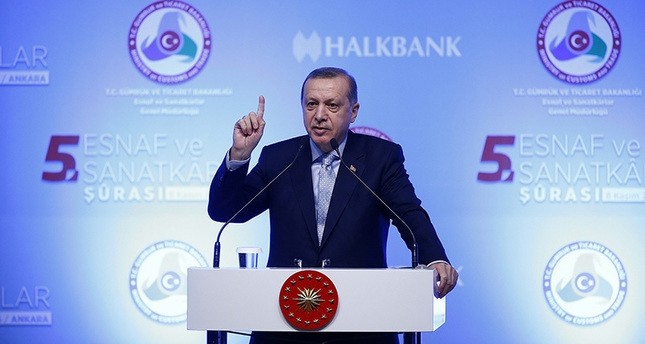 أردوغان يدعو أوروبا لفتح أبوابها للاجئين بدلاً من استقبال إرهابيي بي كا كا