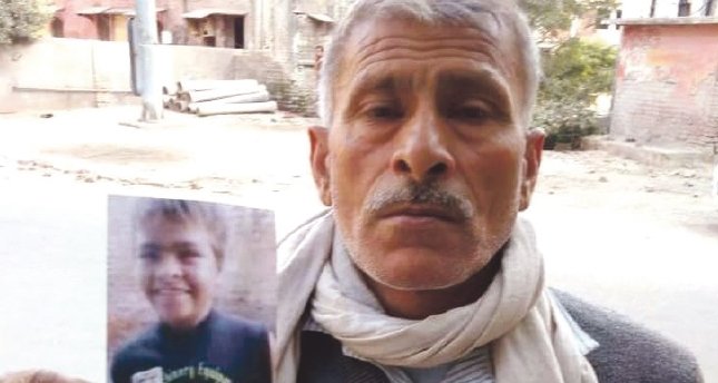 Kayıp oğlunun peşinde bisikletle 12 bin km