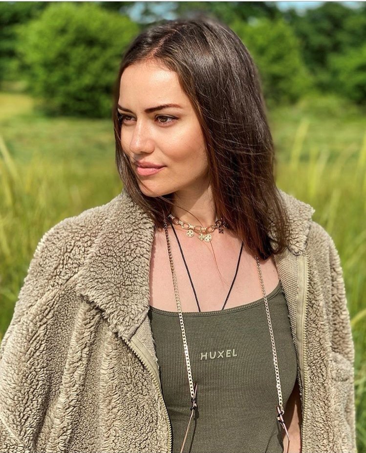 Fahriye Evcen E Hayranlarindan Surpriz Dogum Gunu Hediyesi Samdan