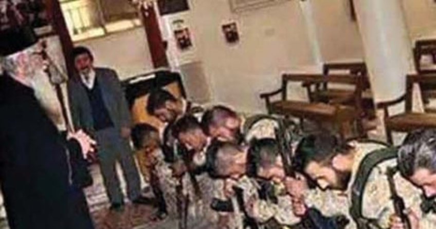 Papaz Brunson PYD'li teröristleri kutsamış!