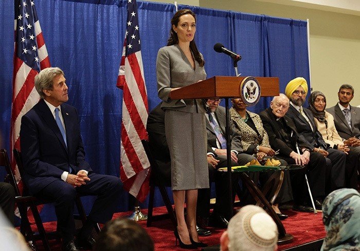 Actress Angelina Jolie, UNHCR special envoy, speaks during an interfaith Iftar reception to mark World Refugee Day at the All Dulles Area Muslim Society in Sterling, Virginia on June 20, 2016 (AFP Photo)