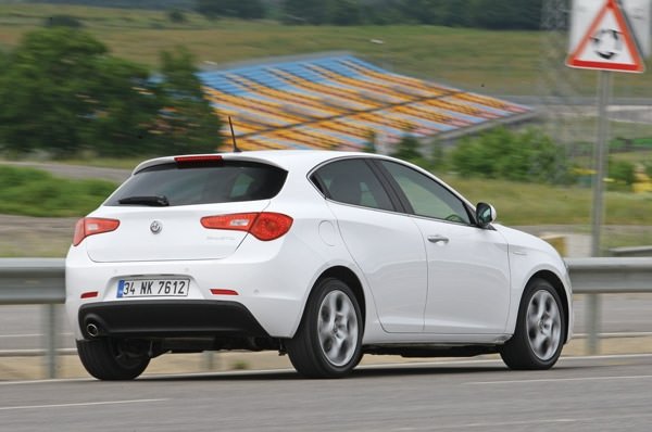 Alfa Romeo Giulietta >> Test Alfa Romeo Giulietta 1 6 Jtdm 2 Tct Galeri Otomobil 29 Alfa Romeo Giulietta >> Test Alfa Romeo Giulietta 1 6 Jtdm 2 Tct Galeri Otomobil 29