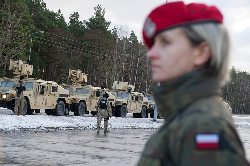 American soldiers are pictured during a welcome ceremony at the Polish-German border in Olszyna, Poland on Jan. 12, 2016. (AFP Photo)