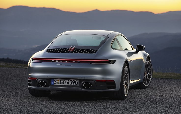 PORSCHE 911