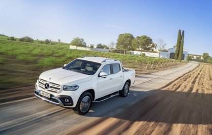 Mercedes X-Class örtüsünü kaldırdı