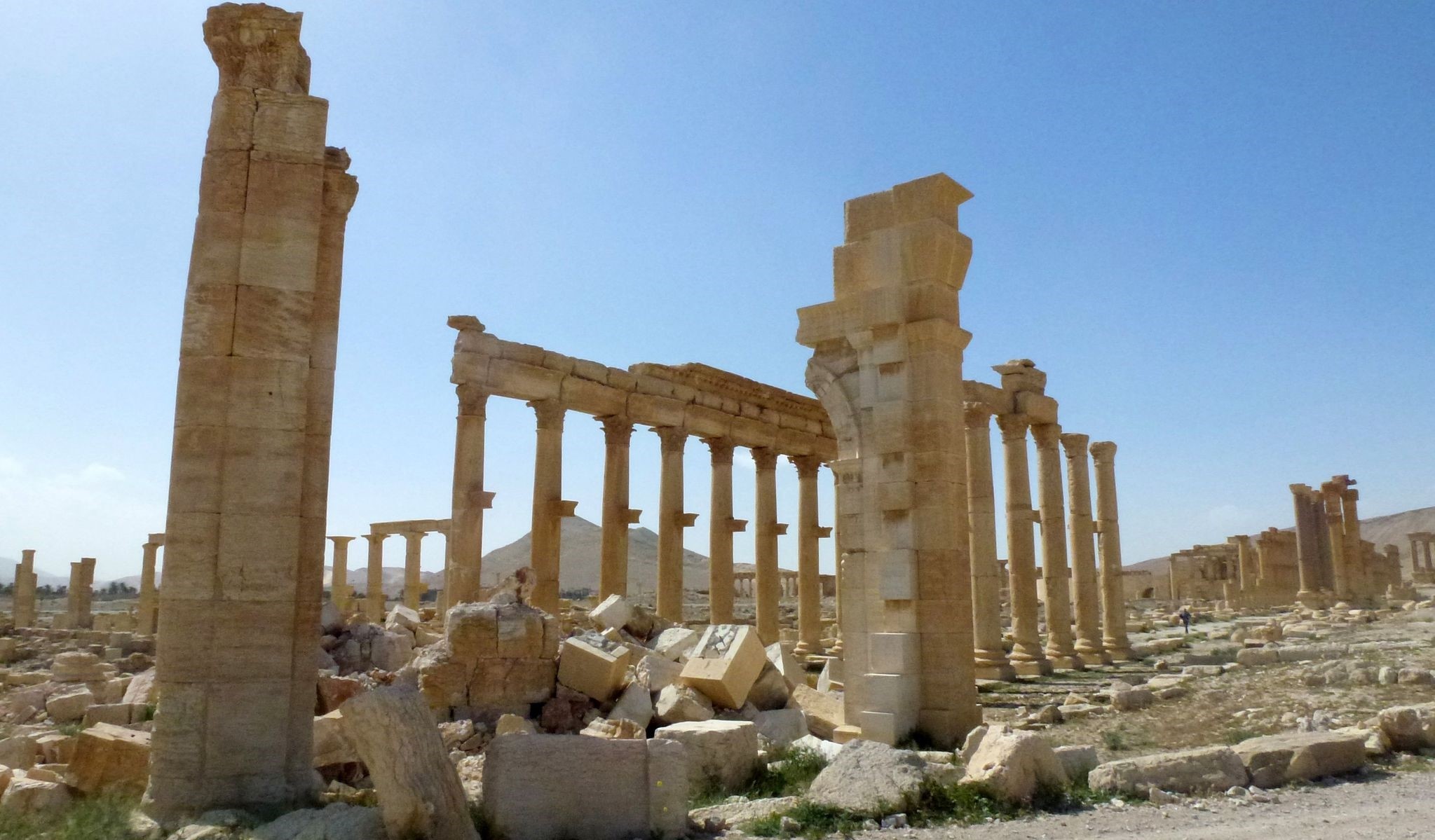 The remains of Arch of Triumph, also called the Monumental Arch of Palmyra, (AFP Photo)