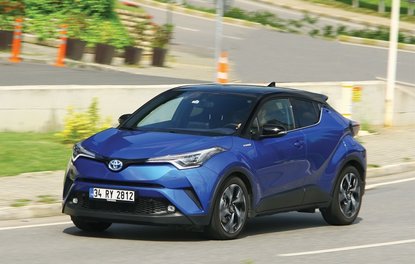 TEST · Toyota C-HR 1.8 Hybrid e-CVT 4x2