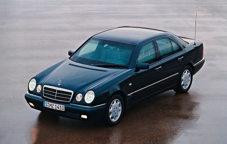 MERCEDES-BENZ E200’ÜN PERFORMANSI AZALDI