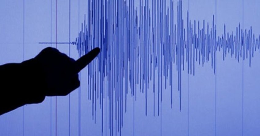İzmir'de korkutan deprem!