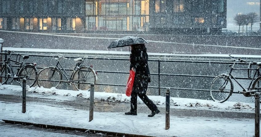 Almanya yoğun kara teslim oldu