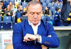 Advocaat giderse Fenerbahçe'nin başına o geçecek