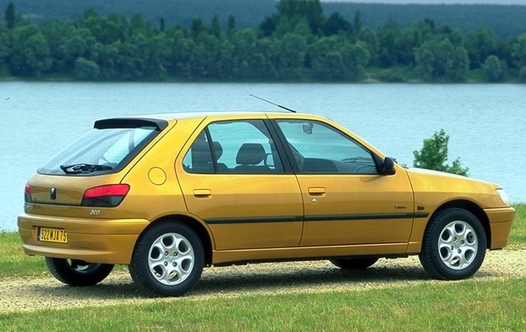 PEUGEOT 306’DA OLUŞAN YAKIT KOKUSUNUN SEBEBİ NEDİR?