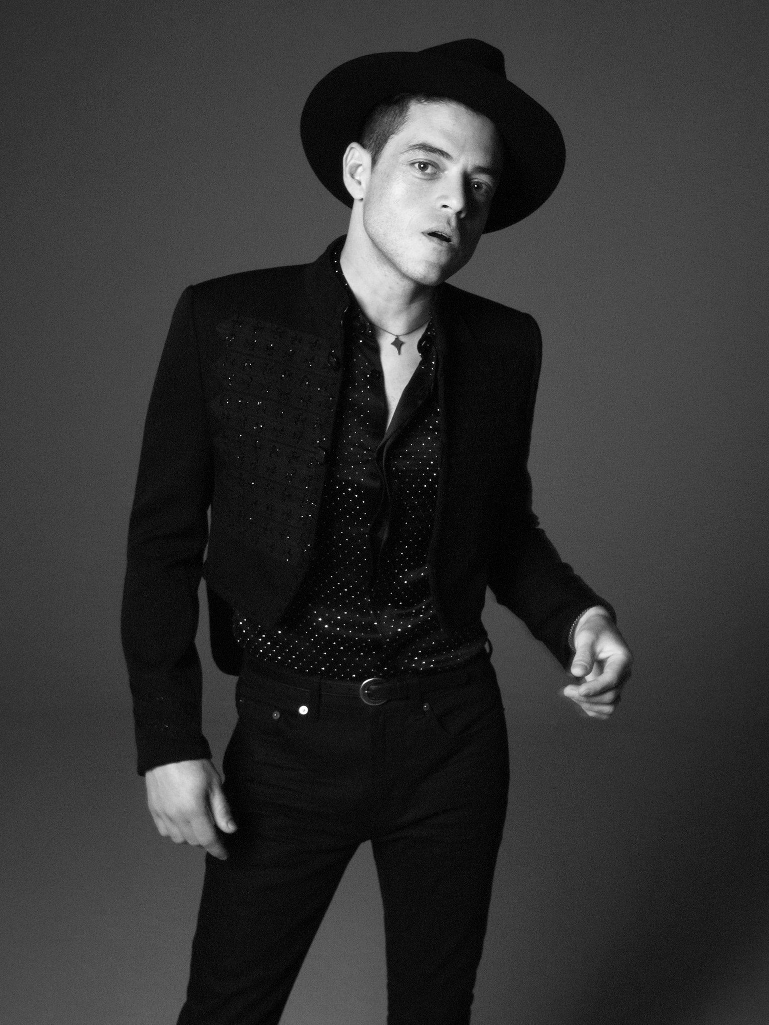 Rami Malek Saint Laurent In Yeni Yuzu Esquire