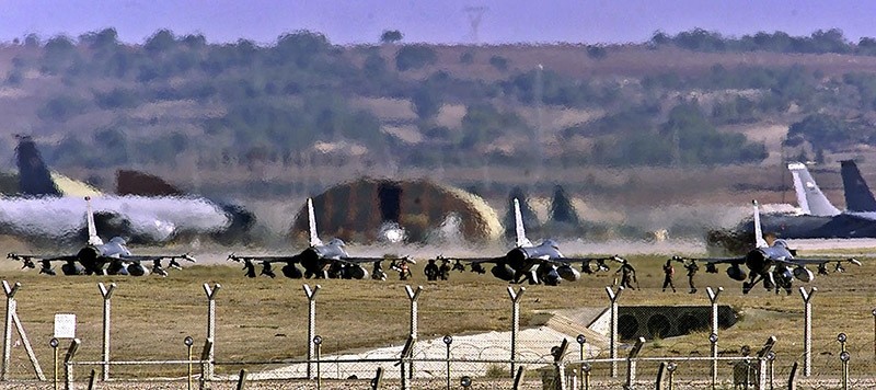 A file photo taken on January 10, 2001 shows US airforce F-16 warplanes lining to take off from the Incirlik Airbase. (AFP Photo)