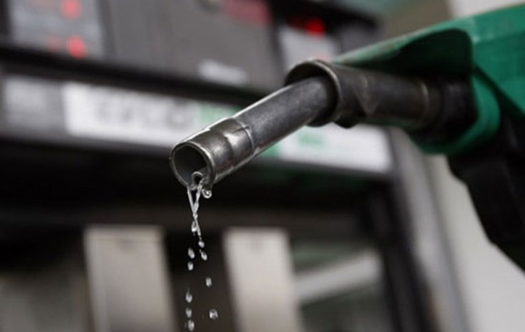 MOTORİN VE BENZİNE ZAM YAPILDI