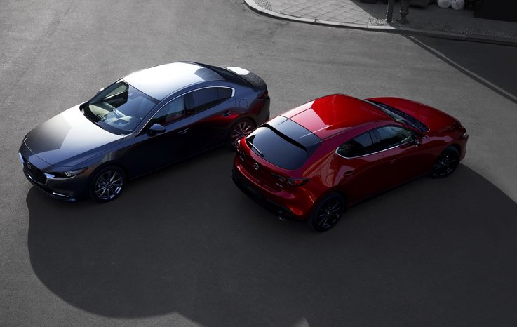 MAZDA 3