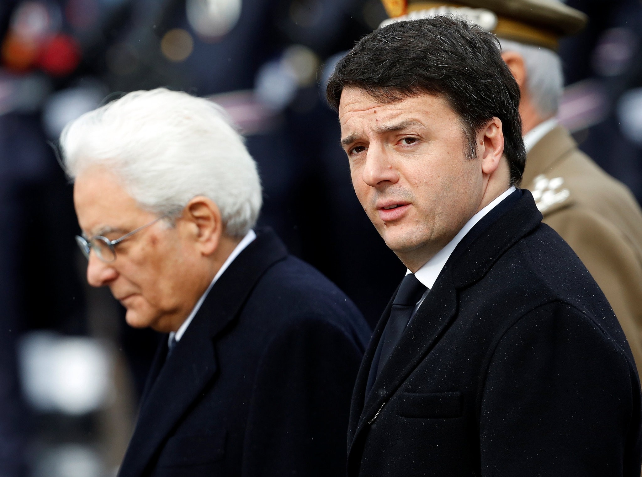  Italian Prime Minister Matteo Renzi (R) and Italy's newly elected president Sergio Mattarella as they arrive at the Unknown Soldier's monument in central Rome, February 3, 2015. (Reuters Photo)