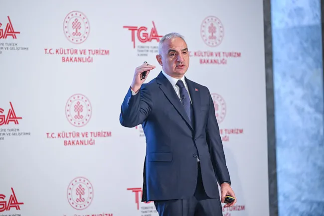 bakan-ersoy-2023-turizmde-rekor-yili-oldu-1706692400939.jpg