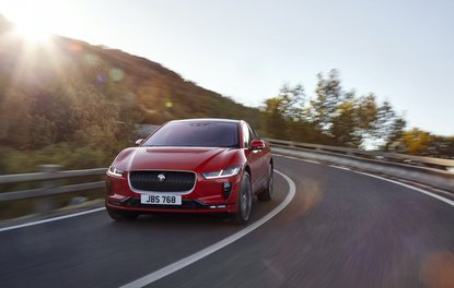 Jaguar, Cenevre’de elektrikleniyor