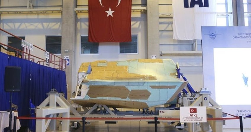 TUSAŞ ilk Türk JSF/F-35 uçağının orta gövdesini ABD'lilere teslim etti