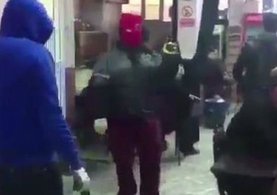 İstanbul Okmeydanı'nda kahvehane basıp 'evet' diyenleri tehdit edenler yakalandı!