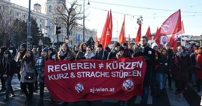 Viyana’da aşırı sağcı hükümeti protesto edildi