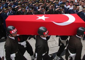 Acı haber Fırat Kalkanı'ndan geldi! 1 asker şehit oldu