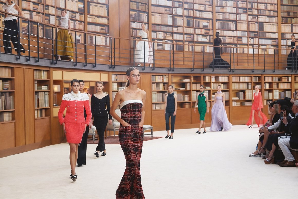 Chanel Kitaplar Askina Harpersbazaar