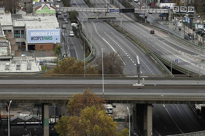 A view shows the Boulevard Peripherique (Paris' ring road) and the A1 motorway without traffic at Porte de la Chapelle in Paris, France in Nov. 2015. (Reuters Photo)
