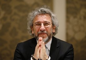 Almanya’dan FETÖ'cü hain Can Dündar’a geçici pasaport