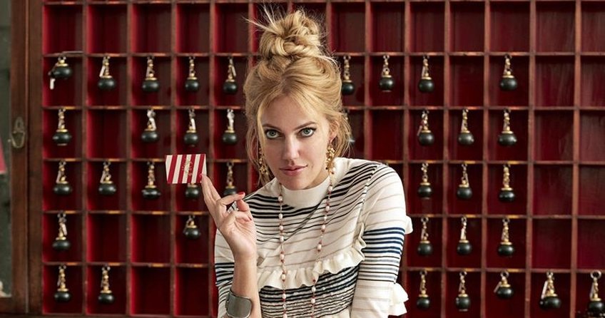 Meryem Uzerli tek taşını taktı