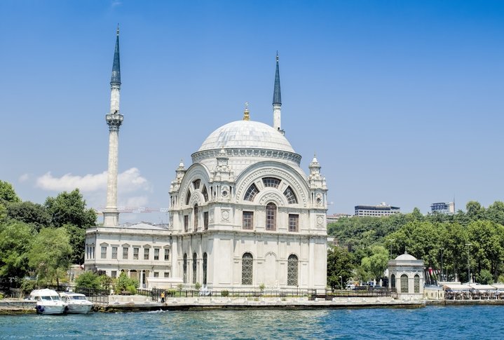 3 spectacular Istanbul mosques along Bosphorus